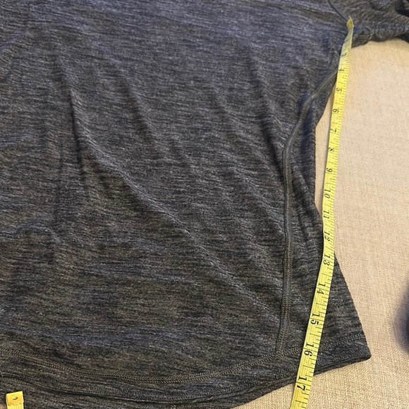 Lululemon Athletica Gray Fitted Long Sleeve Top - Good used condition - Picture 10 of 10